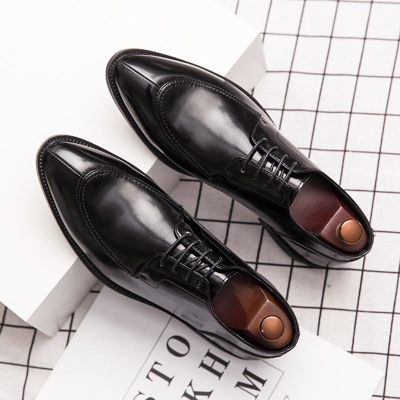 Large Business Pointed Lace-Up Shoes