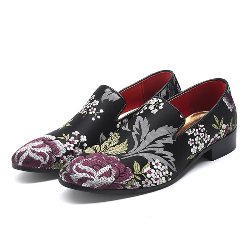 Large Size Personalized Embroidery Men's Casual Shoes