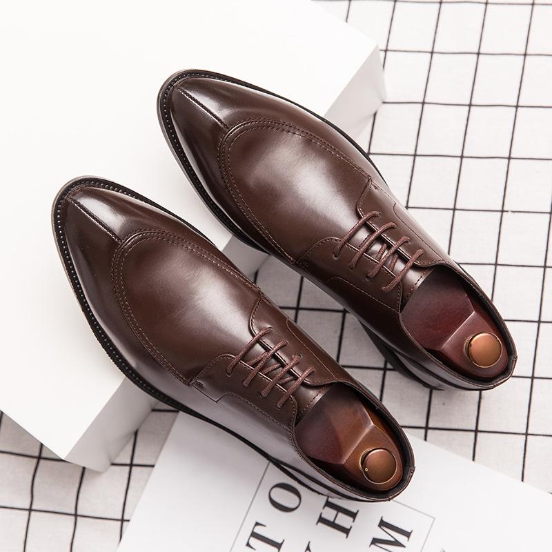 Large Business Pointed Lace-Up Shoes