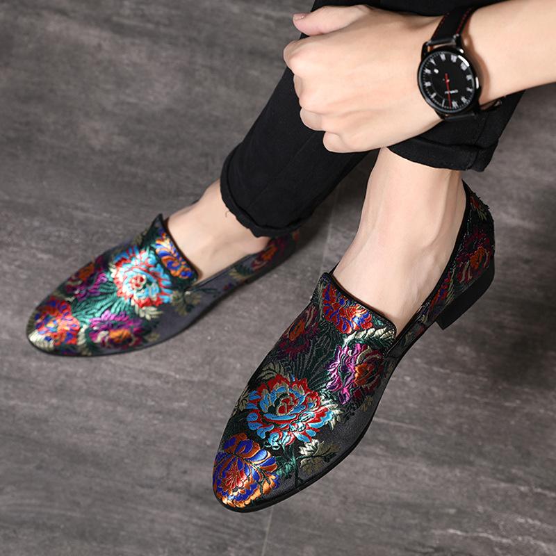 Large Size Personalized Embroidery Men's Casual Shoes