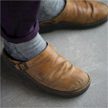Men Indoor Outdoor Buckle Leather Slippers