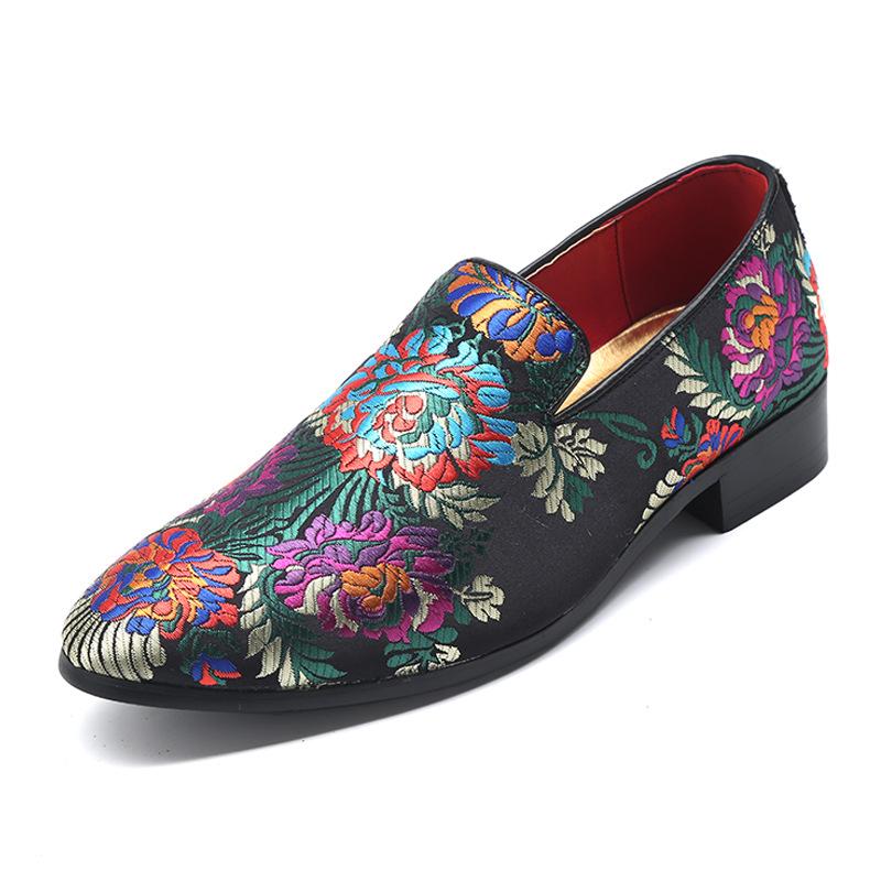 Large Size Personalized Embroidery Men's Casual Shoes