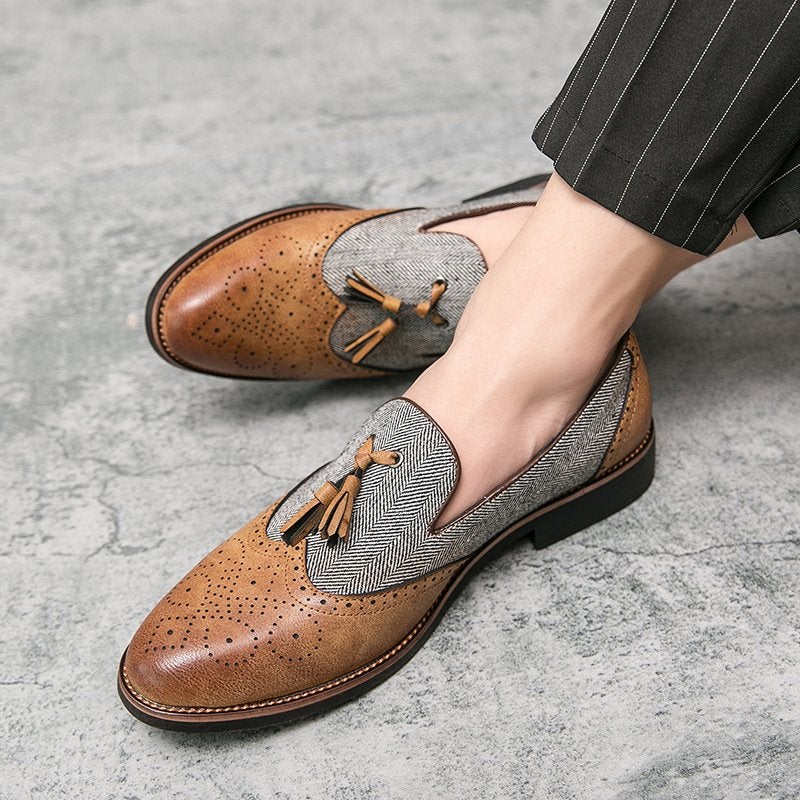 Business Brooch Carved Fringed Leather Shoes