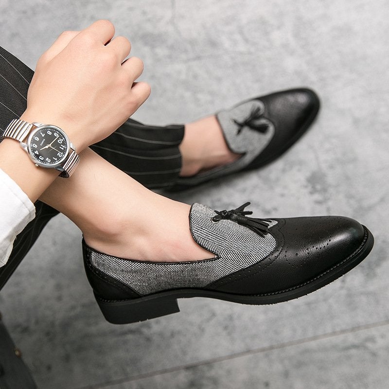 Business Brooch Carved Fringed Leather Shoes